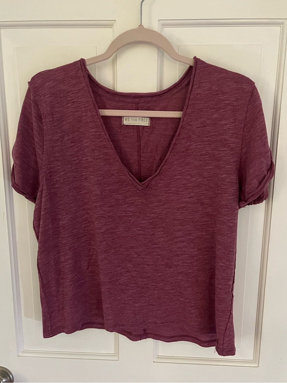 🌟We the Free Nina VNeck TShirt in Berry Pink Size Large